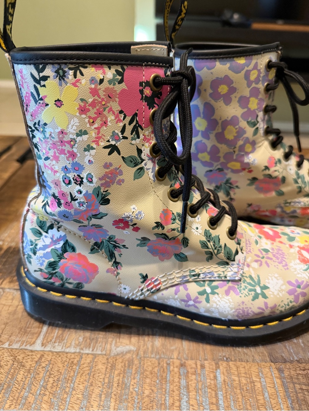 Dr. Martens 1460 floral lace up boots - Picture 2 of 5